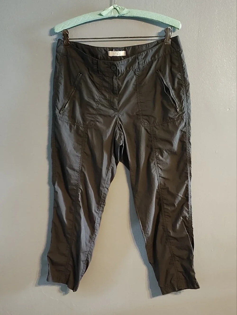 LOFT Women's Dark Charcoal Gray Capris with Zip Pockets